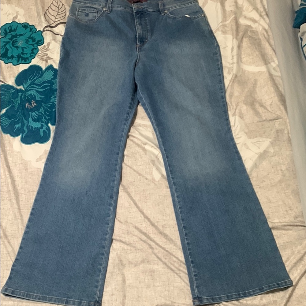 Gloria Vanderbilt “Amanda” Bootcut-14 Petite-Classic Blue Flare Wide Leg Jeans